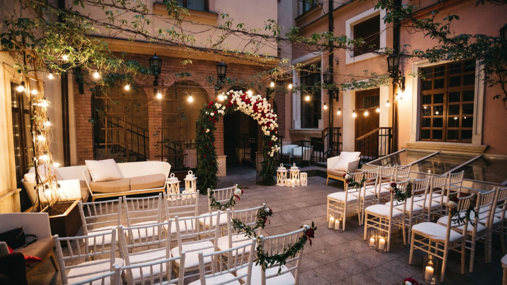 A European-style wedding avenue featuring what appears to be Italian architecture.