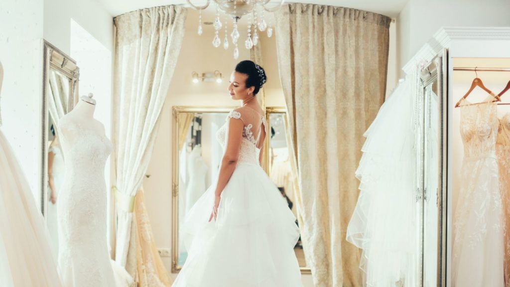 10 Common Mistakes Brides Make When Gown Shopping