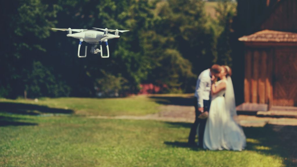 5 Creative Ideas To Use Technology in Your Wedding