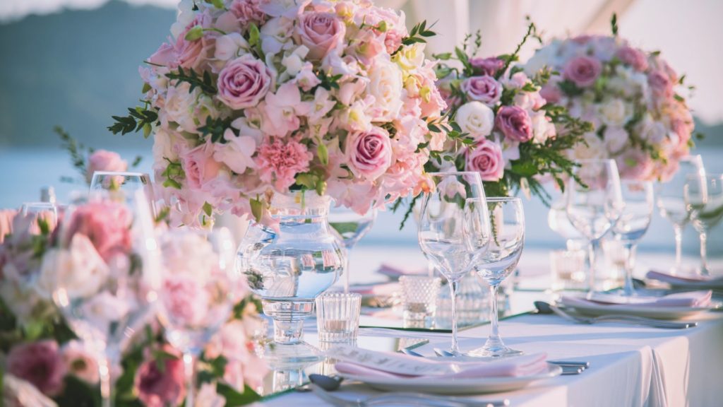 6 Reasons Why You Should Consider Wholesale Wedding Flowers