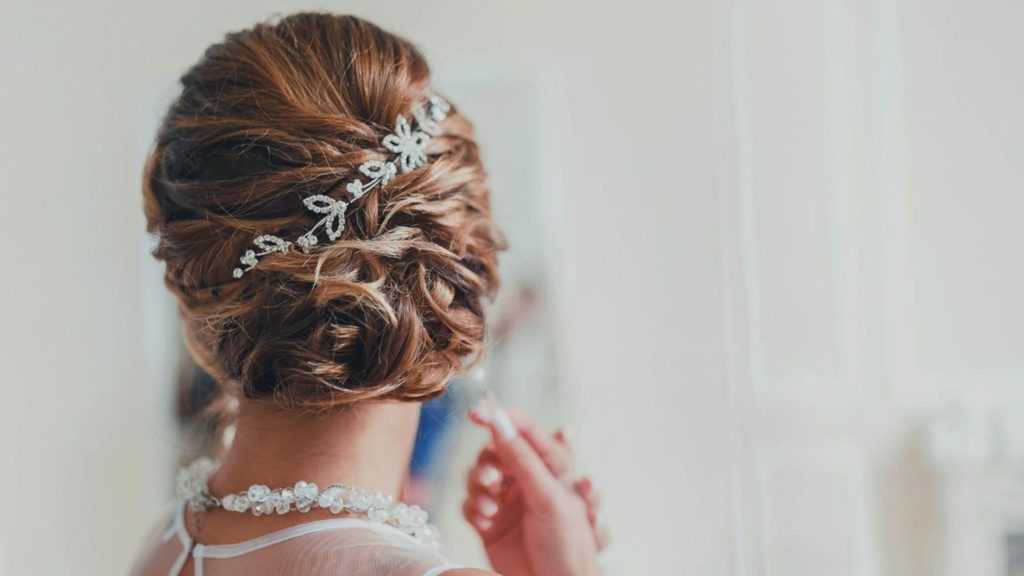 4 Must-Know Tips for Selecting Bridal Accessories