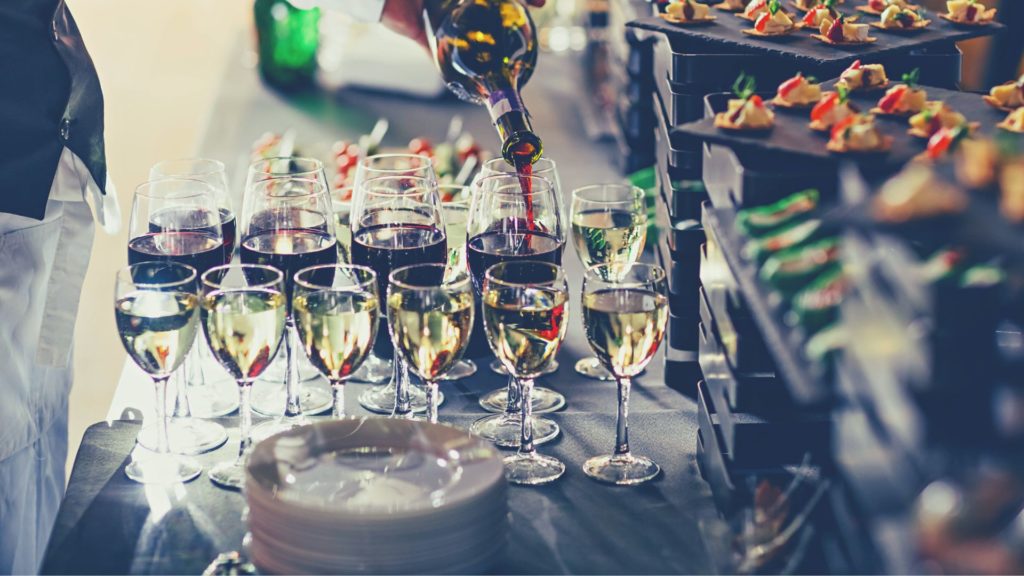 How To Choose the Best Bar Service for Your Wedding