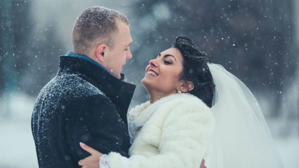 5 Clever Ideas To Keep You Warm During Your Winter Wedding