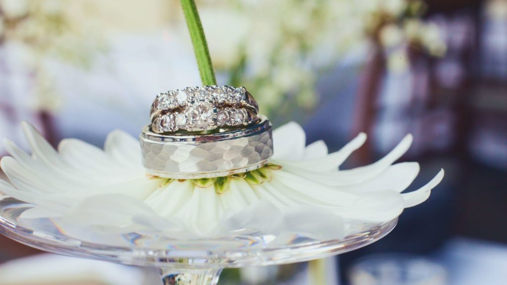 4 Unique and Creative Ways To Personalize Your Wedding Bands