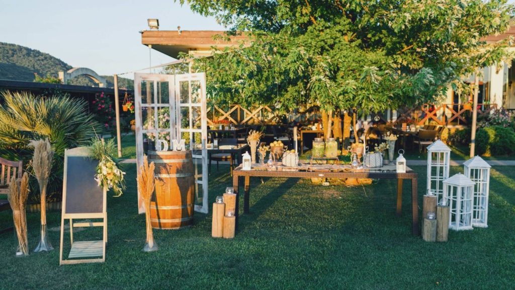 Save Money With These 4 Unconventional Wedding Ideas
