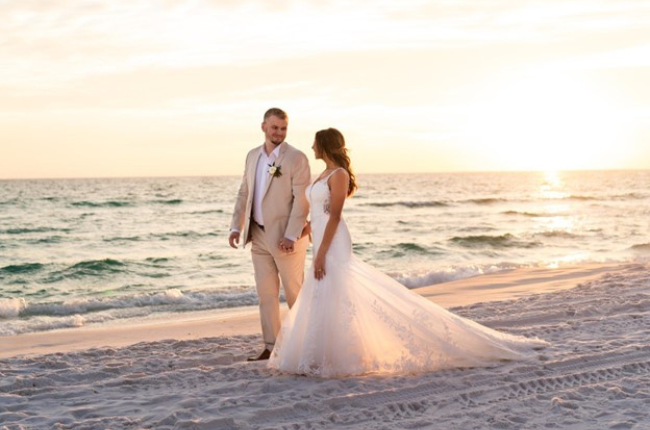 The Pros and Cons of Planning a Florida Beach Wedding
