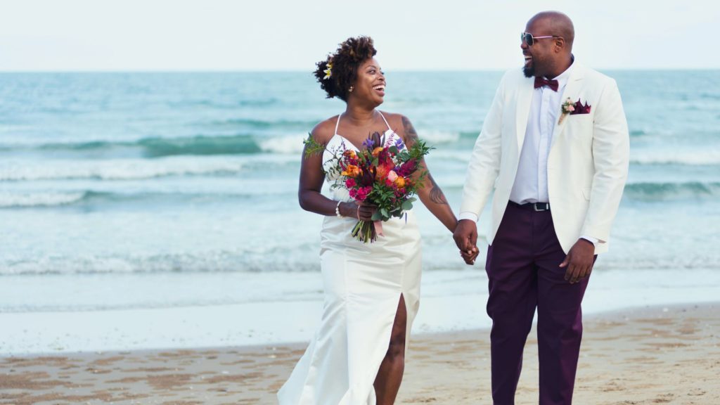 A Couple’s Guide to Planning an Affordable Beach Wedding