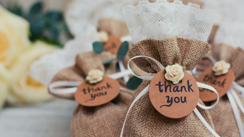 5 Thoughtful Ways To Say Thank You to Your Wedding Vendors