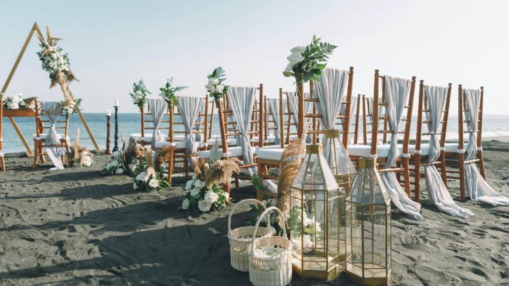 Beach Wedding: 4 Sand-Friendly Decor Ideas